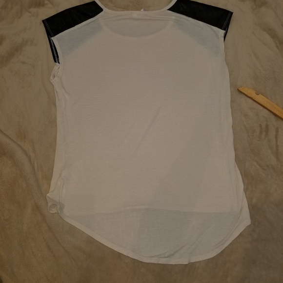 Top - Picture 2 of 2